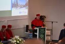 .