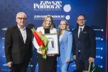 prof. dr hab. Anna Żaczek podczas wręczenia nagrody