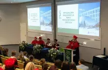 Zdjęcie przedstawiające inaugurację roku akademickiego na MWB