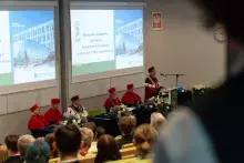 Zdjęcie przedstawiające inaugurację roku akademickiego na MWB