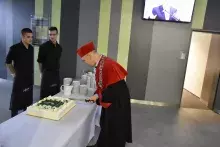 .