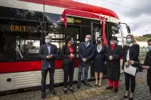 1Uroczystość nadania imienia prof. Anny J. Podhajskiej tramwajowi gdańskiemu