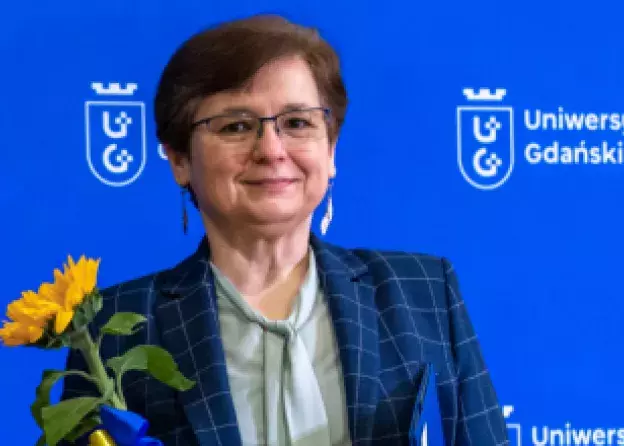 dr hab. Patrycja Koszałka z nagrodą Nauczyciel Roku im. Krzysztofa Celestyna Mrongowiusza