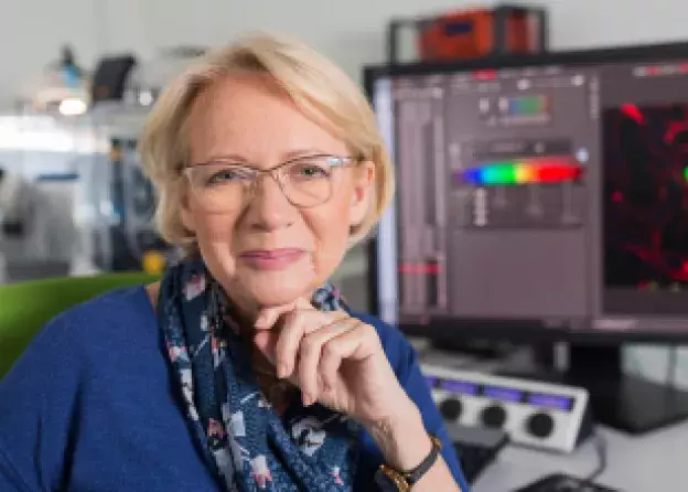 prof. dr hab. Krystyna Bieńkowska-Szewczyk odebrała nagrodę Pomorzanki Roku 2021