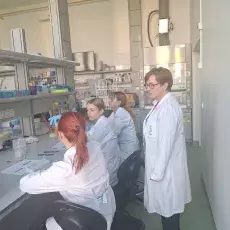 Młodzież na wydarzeniu Biotech Week 2025