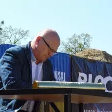 Wmurowanie kamienia węgielnego pod nowy budynek Instytutu Biotechnologii (kwiecień 2014)